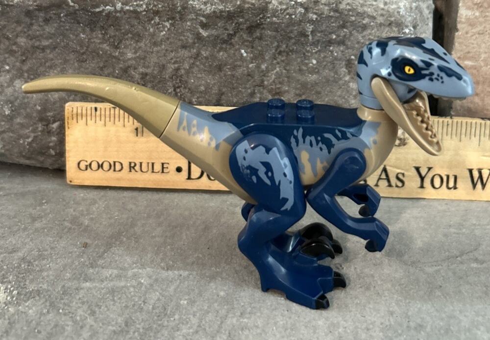 LEGO 75942 Blue & Tan Dinosaur Velociraptor Minifigure Authentic Jurassic World